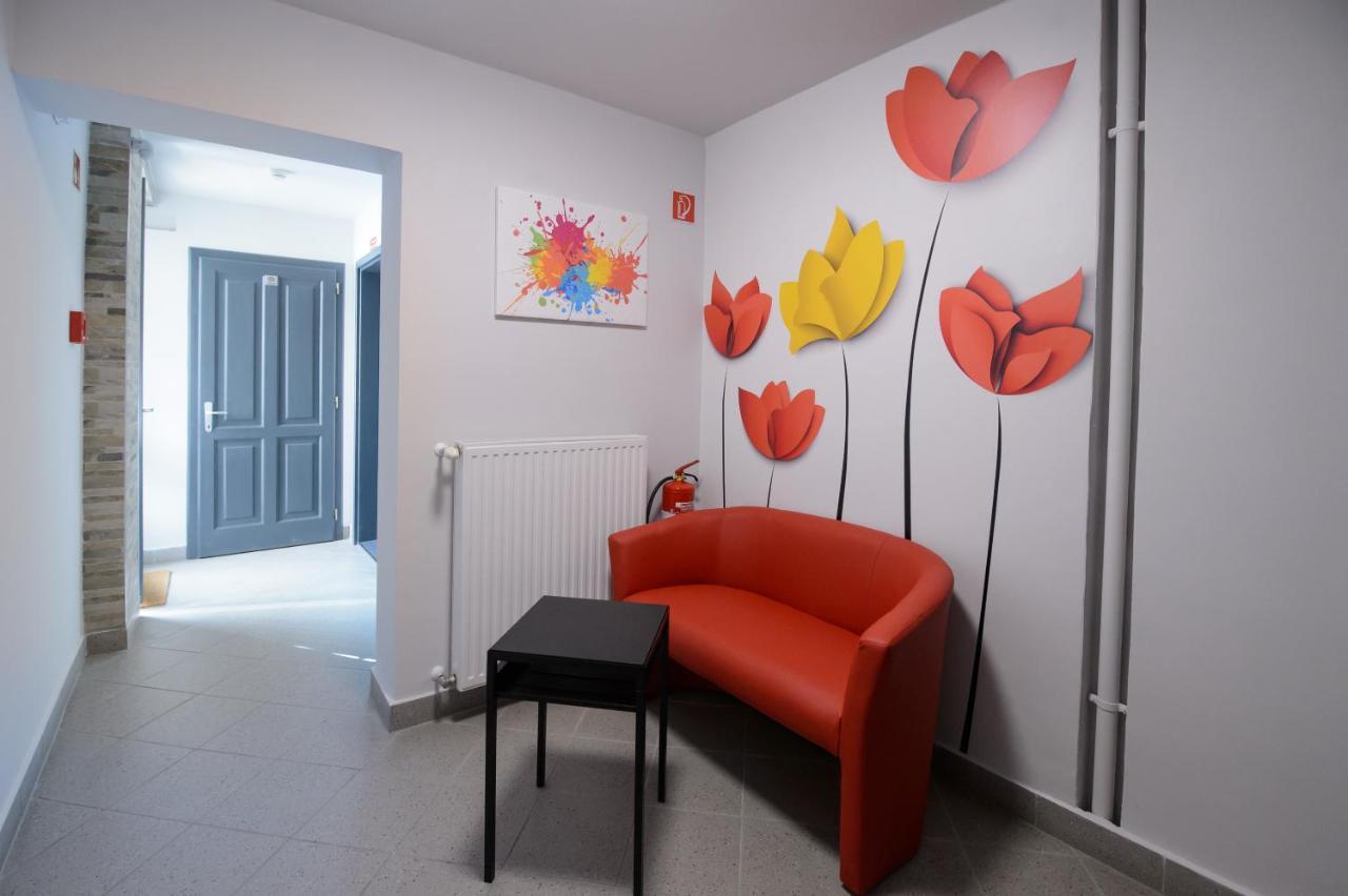 Hr Apartmanhaz Eger Exterior photo
